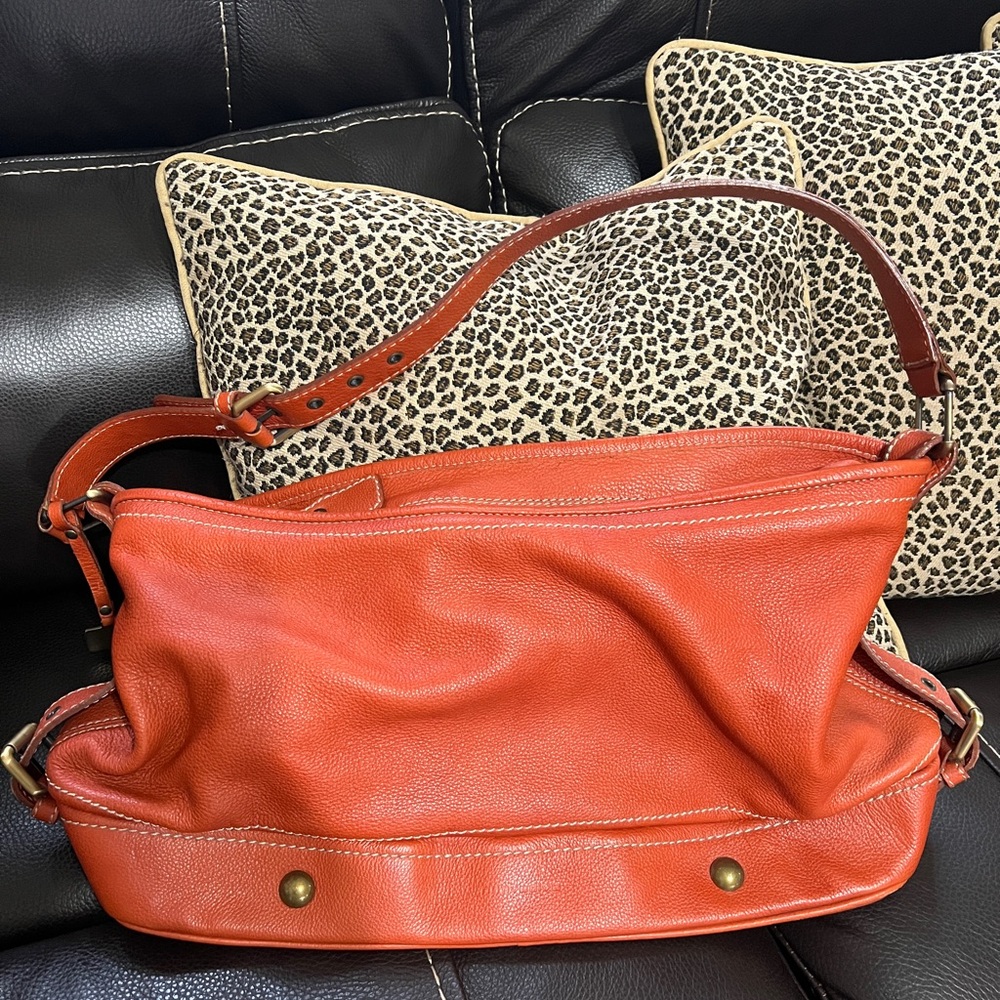 Leather shoulder bag